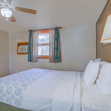 Love Hotels Silver Street By Oyo At Hurley Wi Ngoại thất bức ảnh