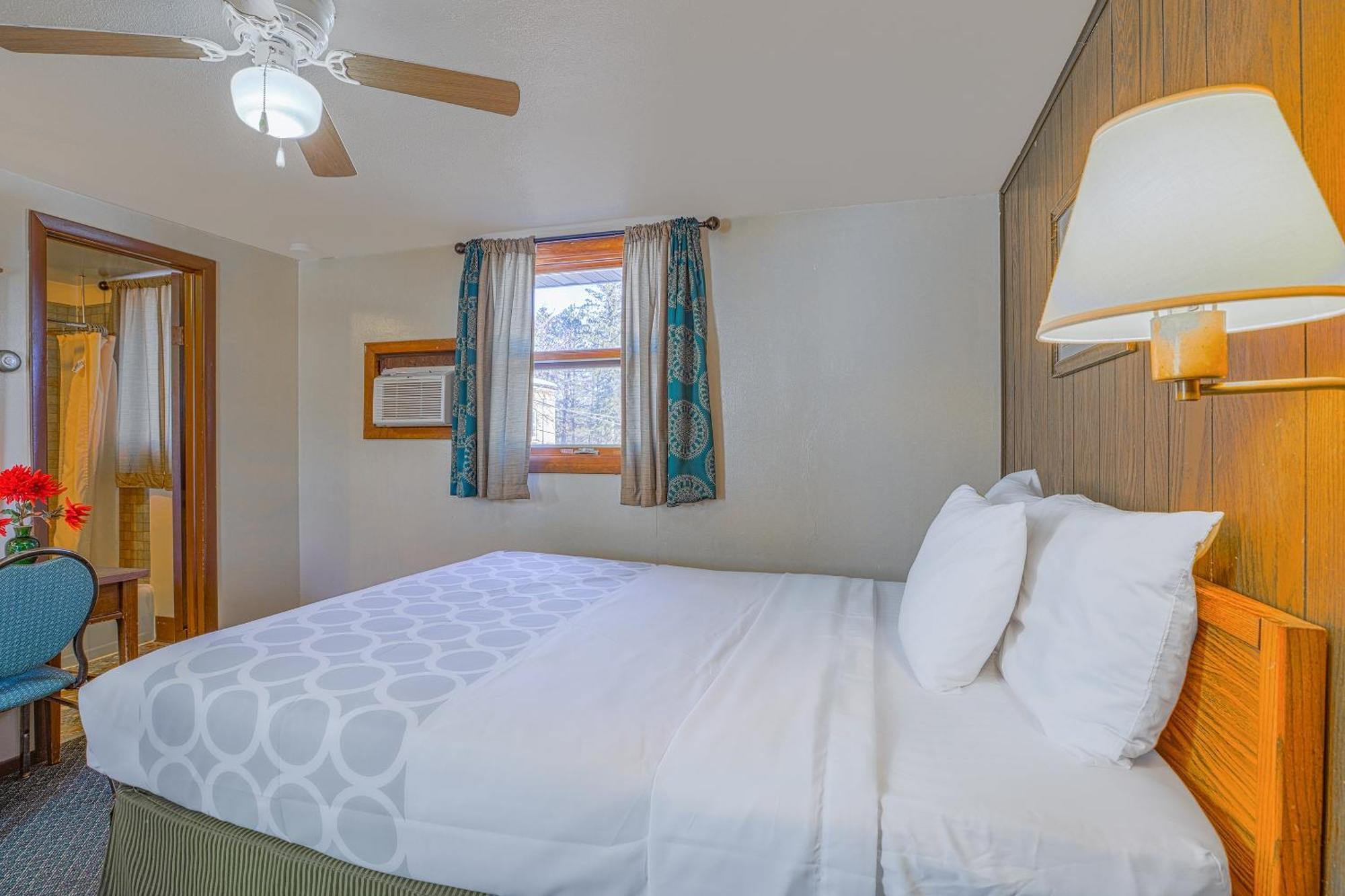 Love Hotels Silver Street By Oyo At Hurley Wi Ngoại thất bức ảnh
