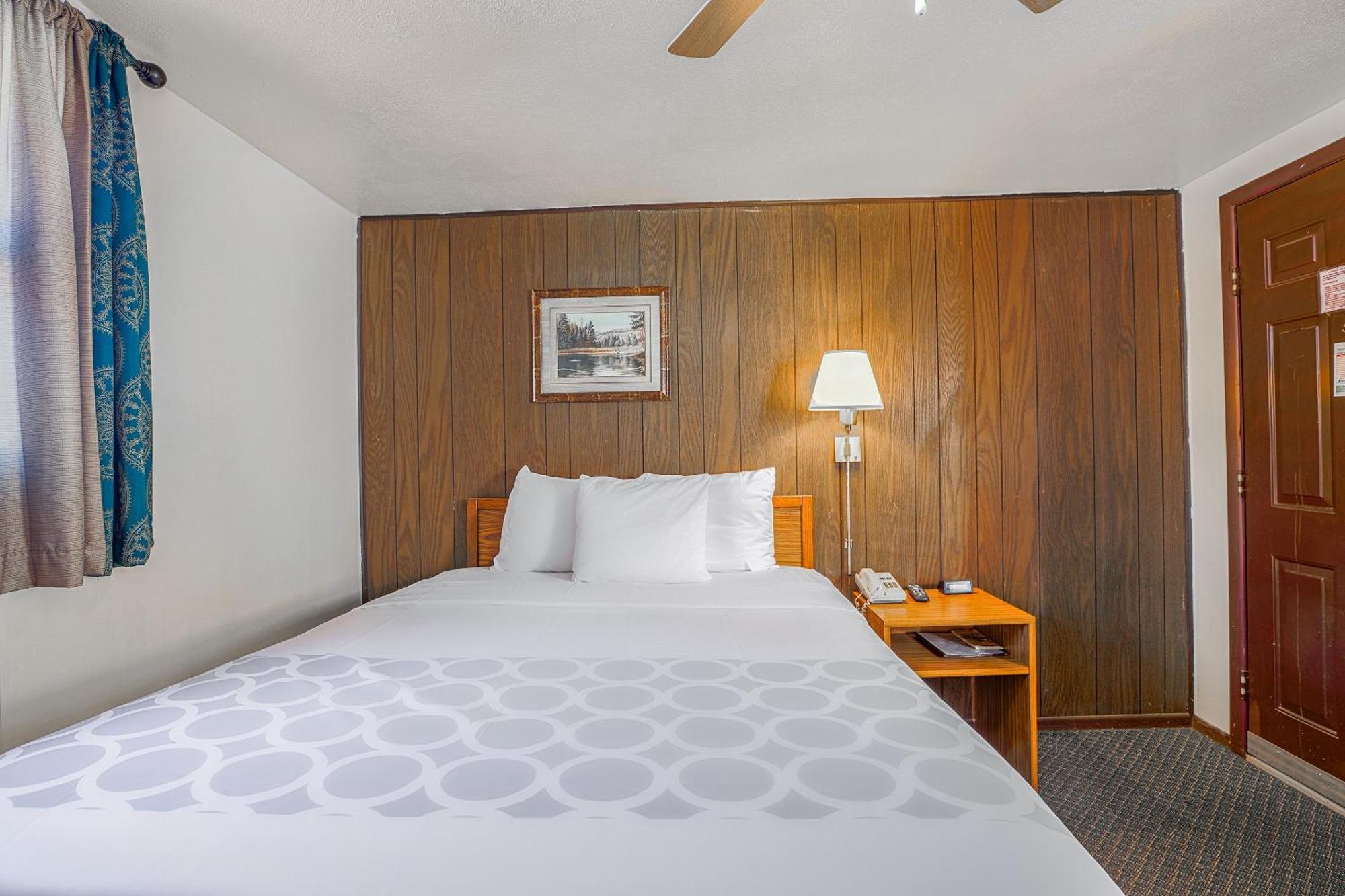 Love Hotels Silver Street By Oyo At Hurley Wi Ngoại thất bức ảnh