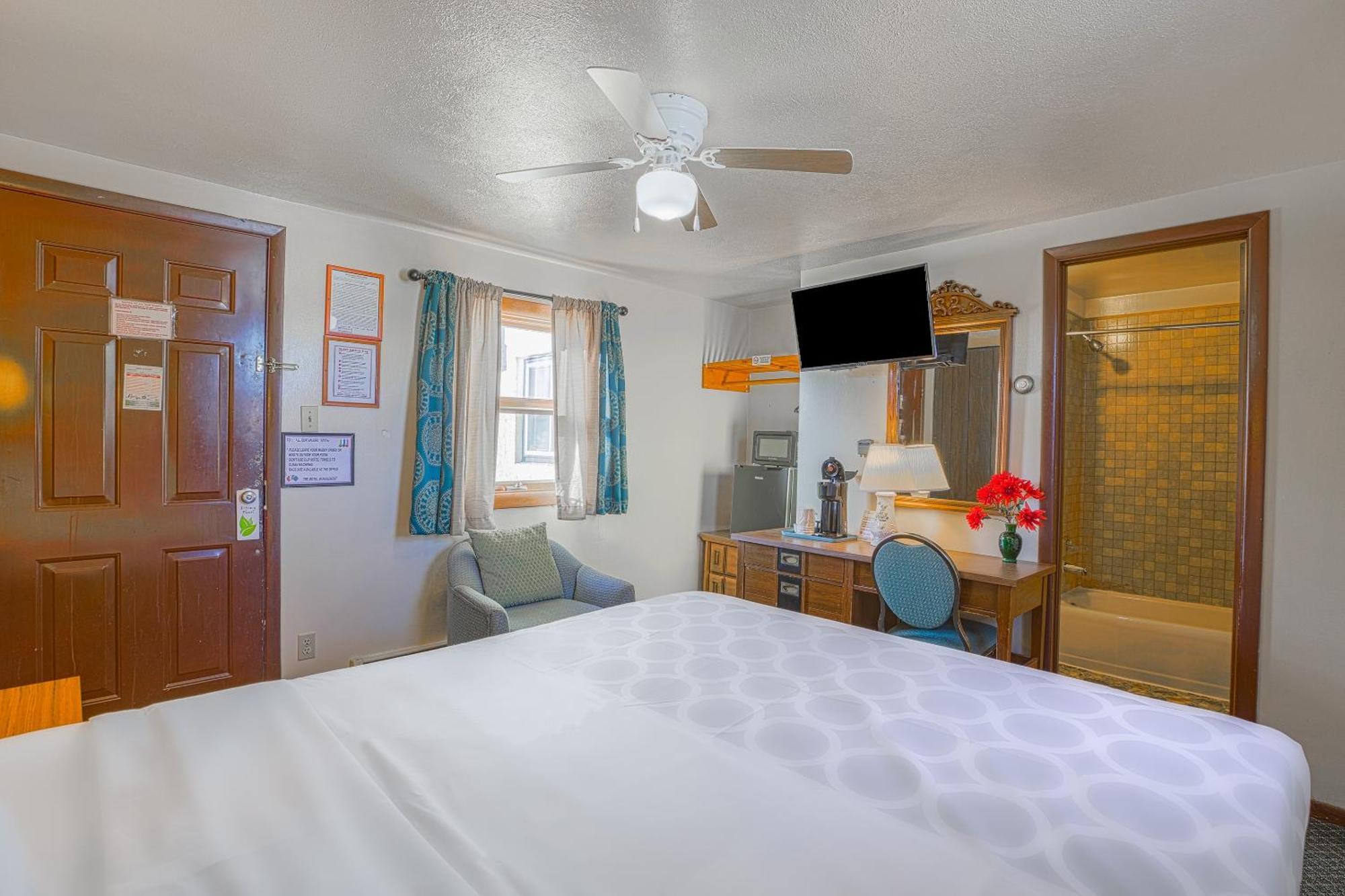 Love Hotels Silver Street By Oyo At Hurley Wi Ngoại thất bức ảnh