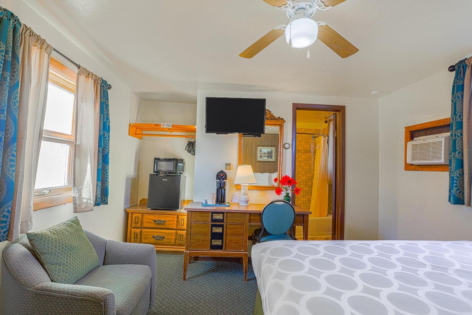 Love Hotels Silver Street By Oyo At Hurley Wi Ngoại thất bức ảnh