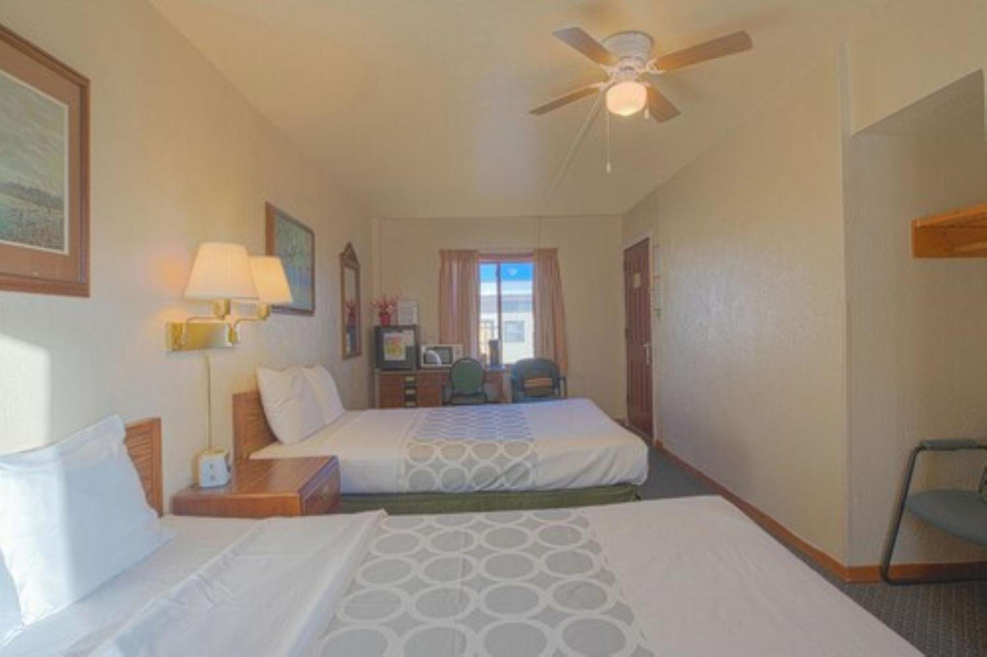 Love Hotels Silver Street By Oyo At Hurley Wi Ngoại thất bức ảnh
